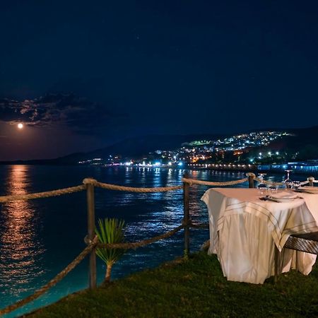 Hotel Lido Degli Scogli โครโตเน ภายนอก รูปภาพ