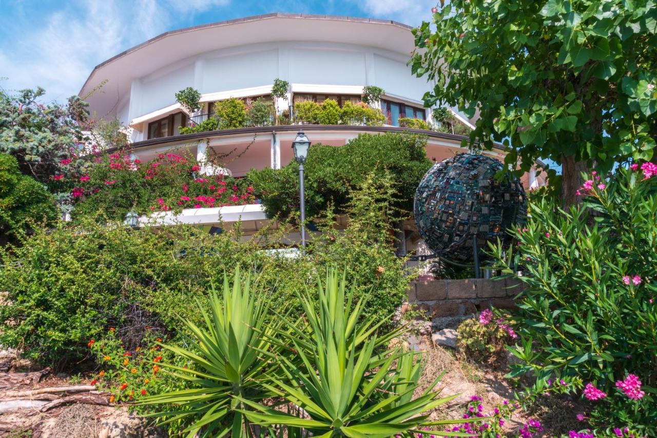 Hotel Lido Degli Scogli โครโตเน ภายนอก รูปภาพ
