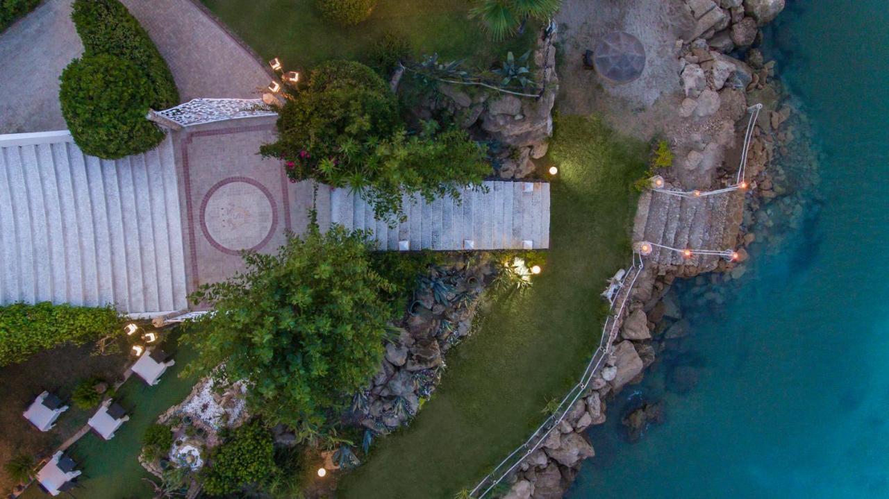 Hotel Lido Degli Scogli โครโตเน ภายนอก รูปภาพ