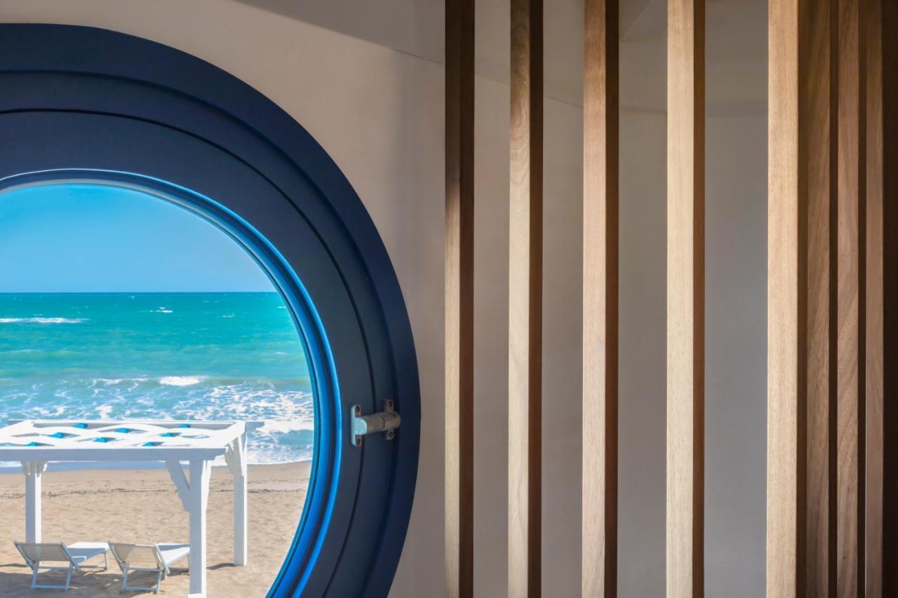 Hotel Lido Degli Scogli โครโตเน ภายนอก รูปภาพ