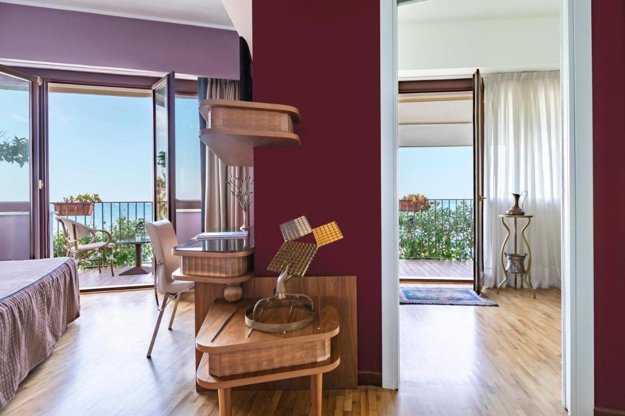Hotel Lido Degli Scogli โครโตเน ภายนอก รูปภาพ